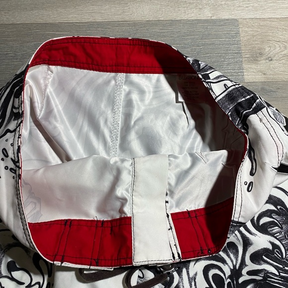 Rare Billabong Skull Design Board Shorts. - Picture 7 of 8